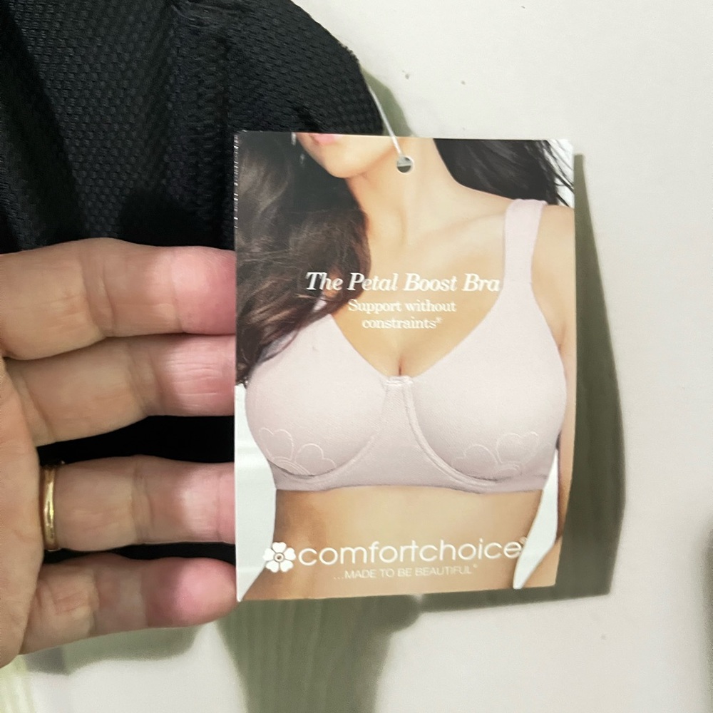 Black Full-Coverage Racerback Bra - Picture 3 of 5